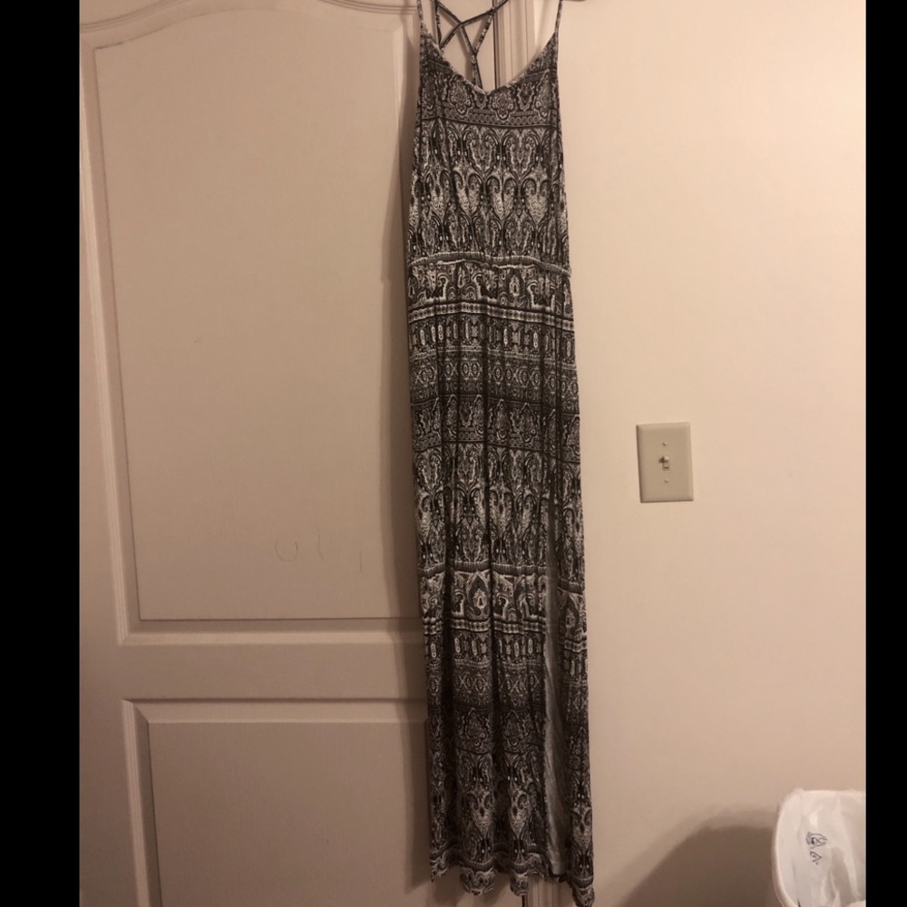 ‼️DONATING IN 24H‼️ AE Front Slit Maxi Dress